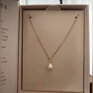 Knots and Pipes pearl necklace